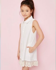 SAJAHEBOH.COM - Baru Berusia 8 Tahun, Terkenal Sebab Memiliki Wajah Jelita Dan Comel Persis Model!