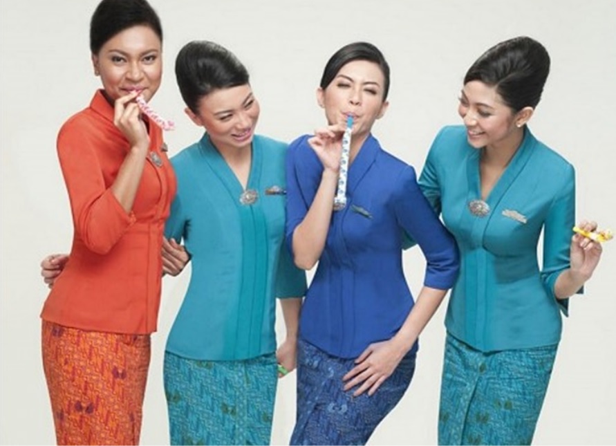 SAJAHEBOH.COM - 10 Pakaian Seragam Pramugari Dunia Paling Cantik, Agaknya Malaysia Di Ranking Berapa?