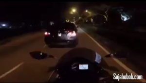 SAJAHEBOH.COM - Penunggang Motosikal Nyaris Kemalangan Disebabkan Pemandu BMW Berhenti Mengejut Seakan Cuba Cari Pasal LIKE FACEBOOK PAGE: https://www.facebook.com/sajaheboh/