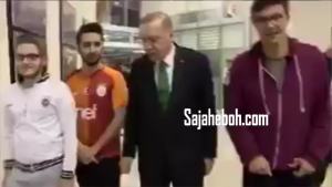 SAJAHEBOH.COM - Pelajar Universiti Mengajak Presiden Turki Untuk Sahur Bersama Melalui Twitter, Terkejut Besar Bila Erdogan Betul-Betul Muncul https://www.facebook.com/sajaheboh/