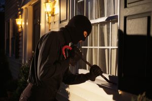 SAJAHEBOH.COM - Banduan Kongsi Tips Elak Rumah Kena Pecah Masuk Dan Kebiasaan Modus Operasi Pecah Rumah