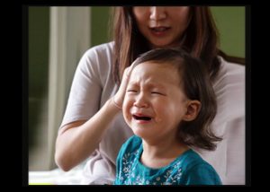 sajaheboh.com - Wanita Menarik Rambut Budak Perempuan 3 Tahun Sambil Suapkan Nasi Didenda RM5,000