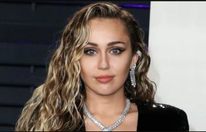 sajaheboh.com - Miley Cyrus Dedah Dirinya Pernah Dikejar Makhluk Asing